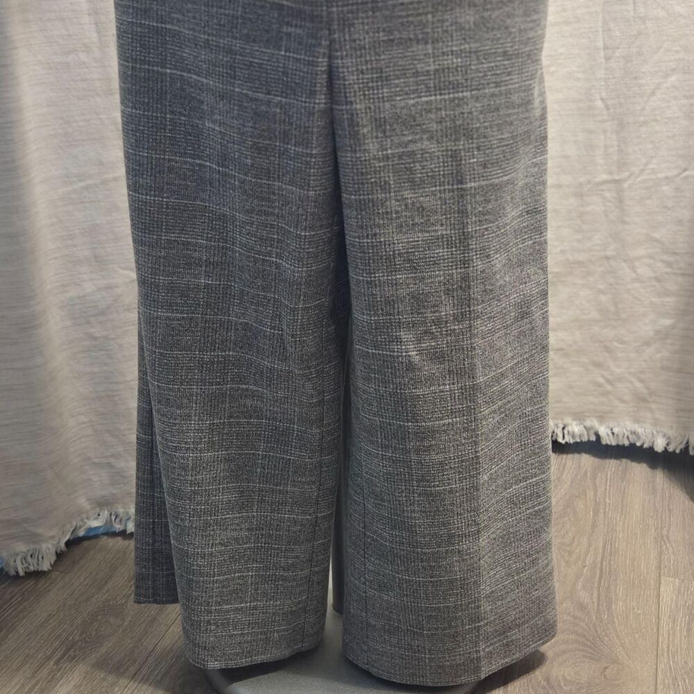 Loft Women's Grey and Black Trousers